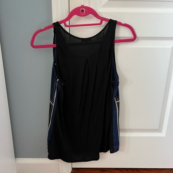 Fun, Patterned Blouse - Picture 3 of 3